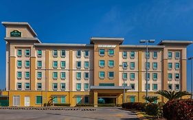 La Quinta by Wyndham Poza Rica